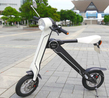 【モビリティー】折りたたんで持ち運べる公道走行OKの電動スクーター「ScootMan」とは？！
